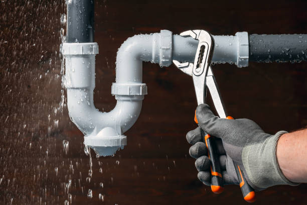 Professional Drain Cleaning technician working in Dixon, MO